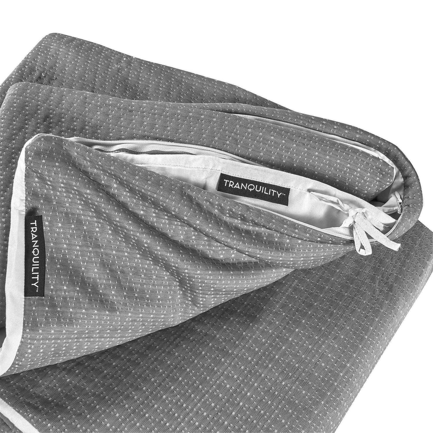 Tranquility Cooling Weighted Blanket - Image 3